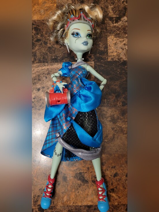 monster high Other - G1 Monster High Scarily Ever After Frankie Stein As Threaderella Only Displayed